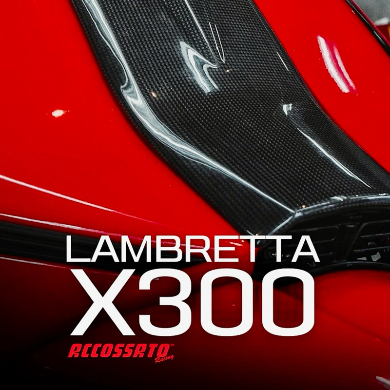 ครอบดั้งกลางคาร์บอนแลมเบรตต้า X300/X200 Center Cover Lambretta X300/X200