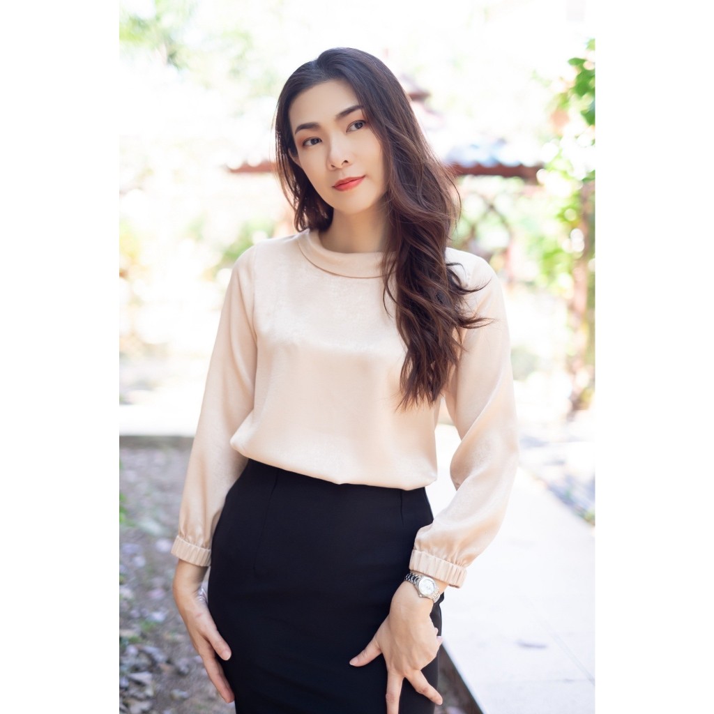 คอตลบแขนยาวแชมเปญทอง