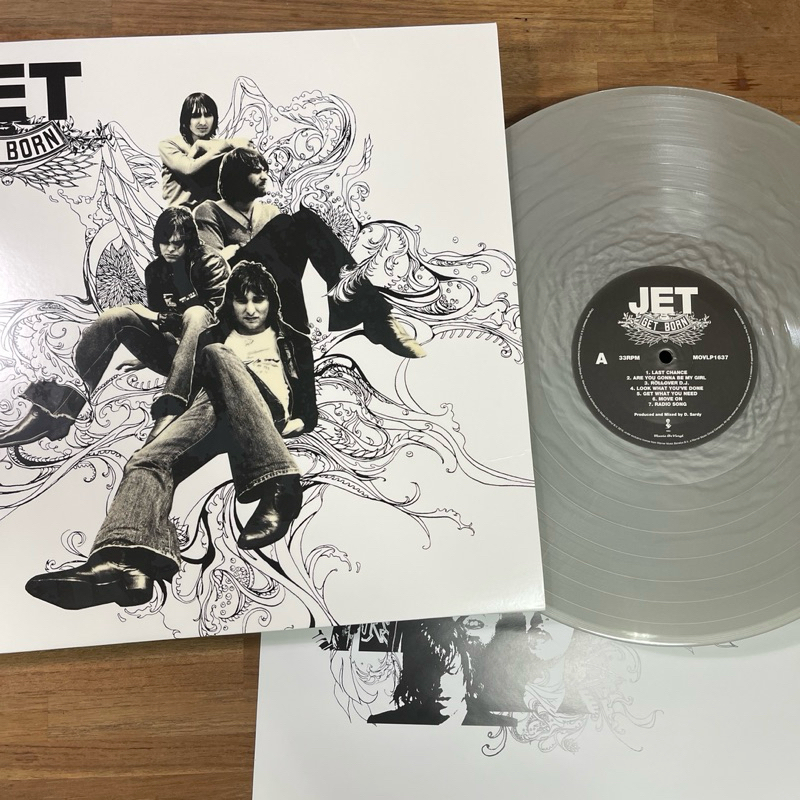 แผ่นเสียง Vinyl : JET - GET BORN [Silver Colour , 180 gram , limited edition 1000 copies , Used]
