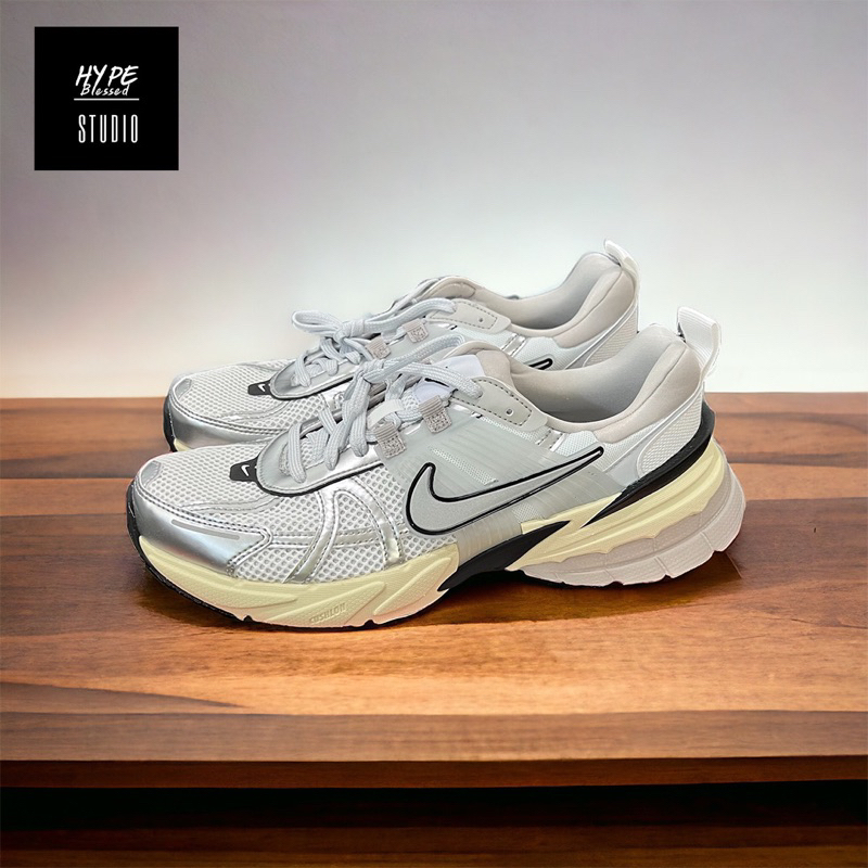 NIKE V2K RUN SUMMIT WHITE METALLIC SILVER (W) สินค้าพร้อมส่ง ของแท้ 100%