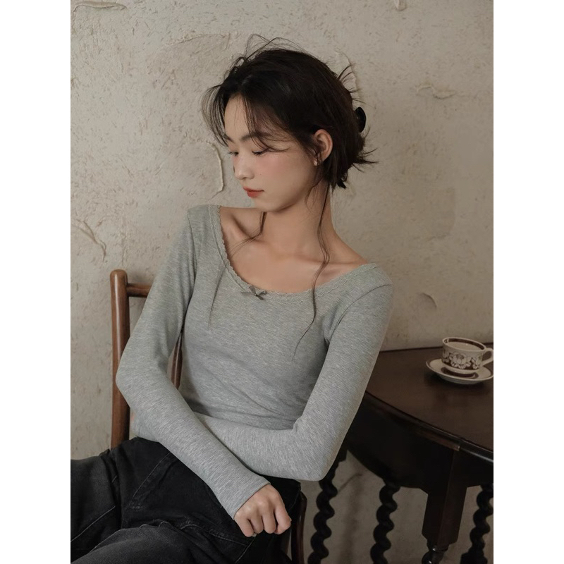 เสื้อยืดแขนยาว คอปักโบว์ลูกไม้ ผ้านุ่ม ˚୨୧ พร้อมส่ง Sinbounboun (มีบราฟองน้ำในตัว) (ใช้โค้ดลด 30% max 1,000)
