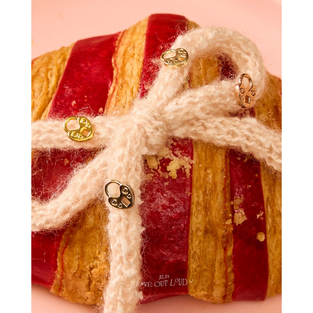 Julys - heart pocket earrings