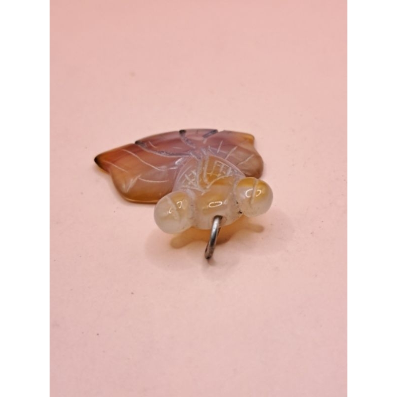 หินคาร์เนเลี่ยนเเกะสลักเป็นจี้ปลาทอง1ตัว(mmm-30 )