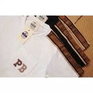 PB DESIGN46 คาดไหล่นูน ผ้าคอตตอน100% ปักแถบที่แขนแบบนูนพอดีมีสไตล์แขนสั้นคอกลมมีกระเป๋า