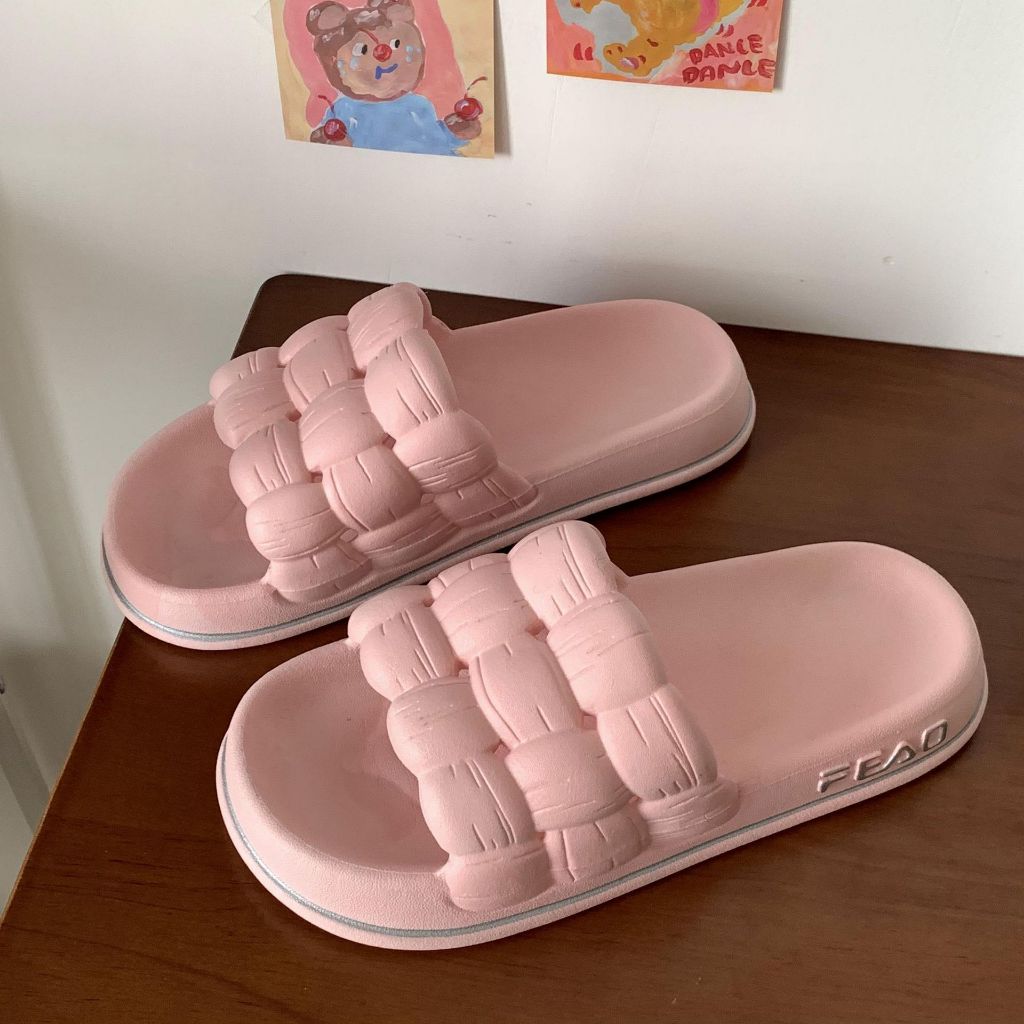 Swayy ใหม่มากรองเท้าแตะแฟชั่นแบบสวมลายถักด้านข้างตัวอักษรนูนลายขีดยาว สีพื้นมีให้เลือก 4 สี พื้นหนาพื้นนุ่มน้ำหนักเบามาก - รูปที่ 4