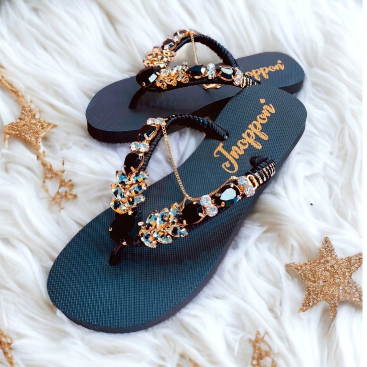 รองเท้าแตะสีดำประดับเพชรคริสตัลลายเสือแฮนด์เมด แบรนด์ Jnoppon