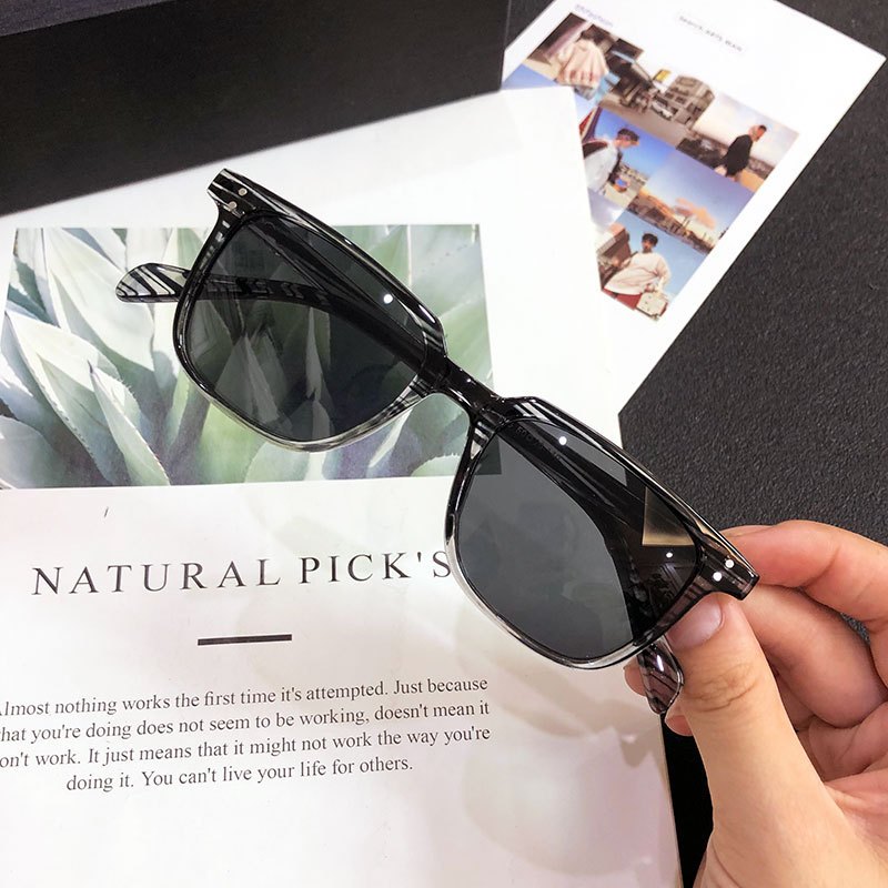 ร้านค้าไทย🔥แว่นกันแดดกล่องสี่เหลี่ยมป้องกันรังสียูวีแฟชั่นวินเทจเจ๋งผู้ชายผู้หญิงขนาดเล็กเบาพิเศษ - รูปที่ 4