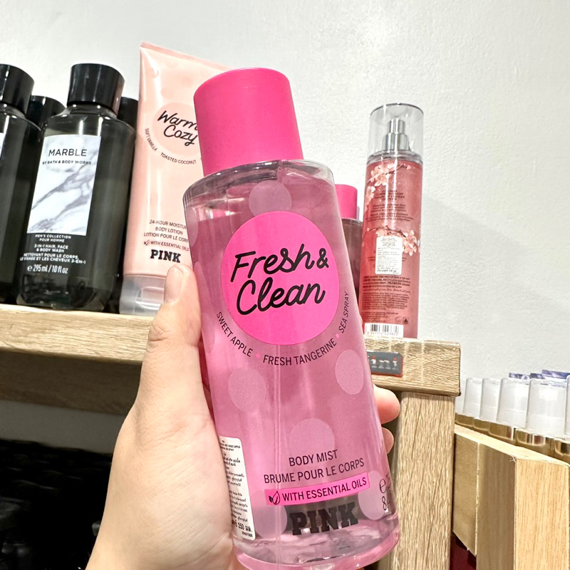 Victoria secret’s PINK Body Mist Fragrance  Fresh & Clean 250 ml/8.4 fl oz น้ำหอมฉีดตัวกลิ่นสดและสะอ