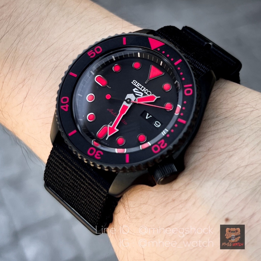 Seiko 5Sports Dead Pool Automatic Watch Very Rare item discontinued SRPD83K1