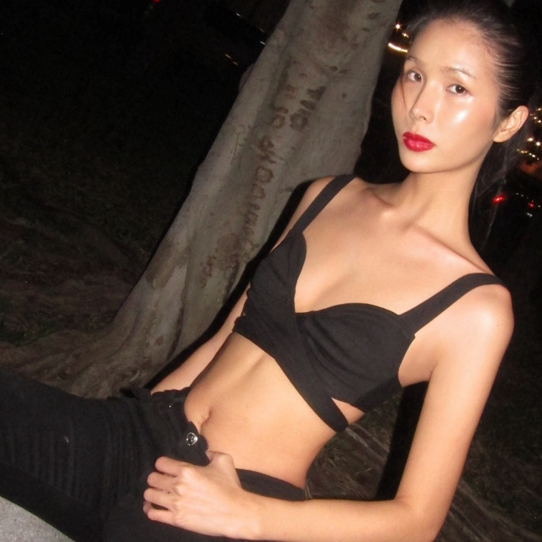 MOTTOM - Mandy เสื้อบราสายเดี่ยวแต่กระดุมคาด 2 เม็ด รูปที่ 3