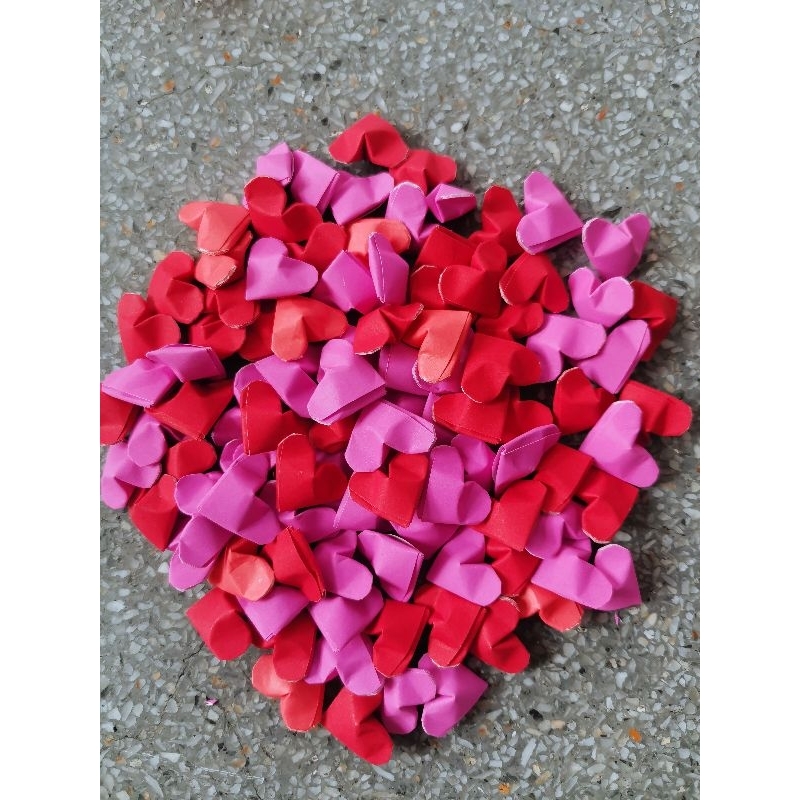 หัวใจกระดาษสีแดงชมพู​พับสำเร็จ แพ็ก​ 100 ดวง