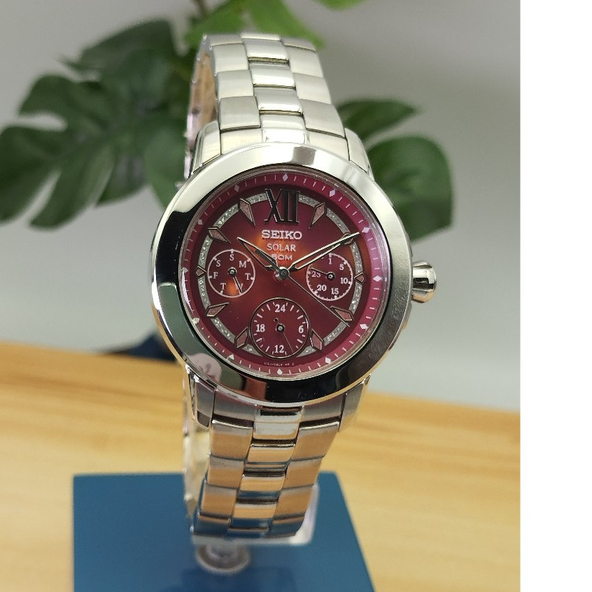 นาฬิกาผู้หญิง SEIKO Solar ( พลังงานแสง ) รุ่นSRBV001 หน้าปัดสีแดงเลือดหมู แสดงวันที่-สัปดาห์ กันน้ำ 50m รับประกัน1ปี