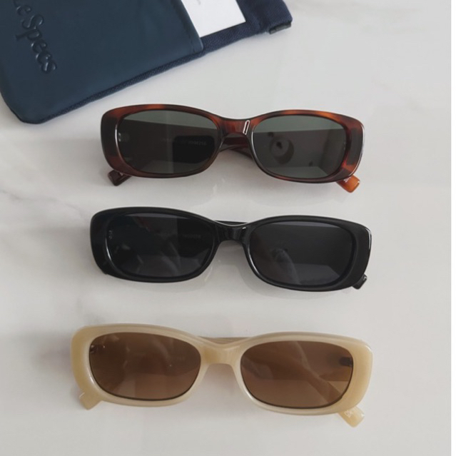 พร้อมส่ง ‼️แว่นตา Le Specs - Unreal!