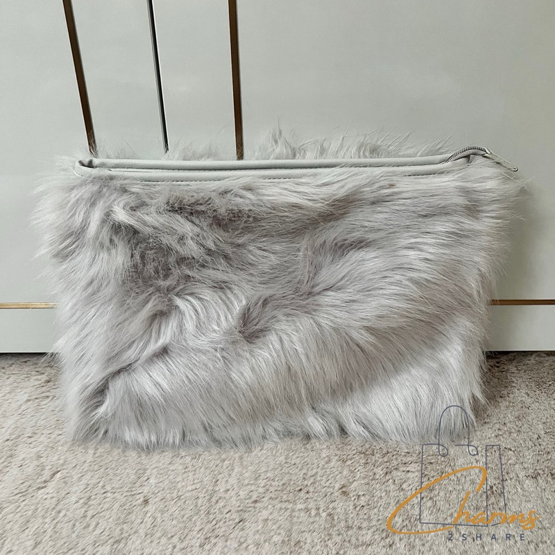 [USED ส่งต่อ] กระเป๋า GRL Faux Fur Clutch แท้ 💯%