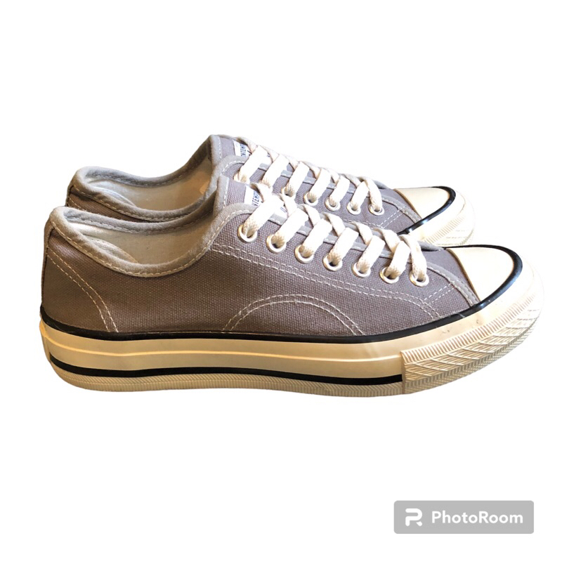 รองเท้าผ้าใบสีเทา แบรนด์shoopen งานเกาหลีแบรนด์แท้มือสอง (ไซส์ 38.5/24.5)