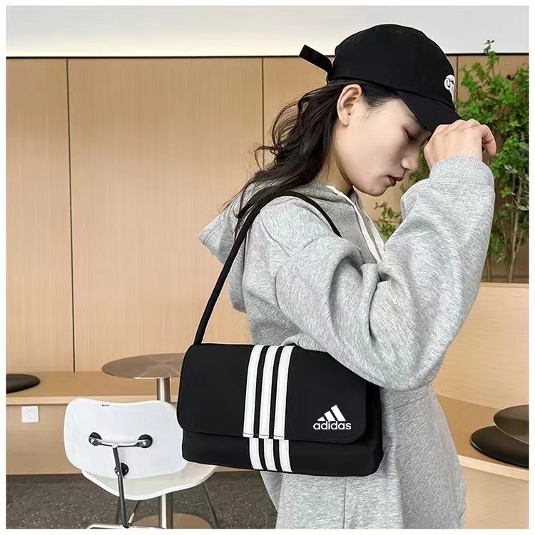 ADIDASกระเป๋าสะพายข้าง กระเป๋าเดินทาง(ขนาด:ความกว้าง28cm,สูง15cm,หนา7cm)  602