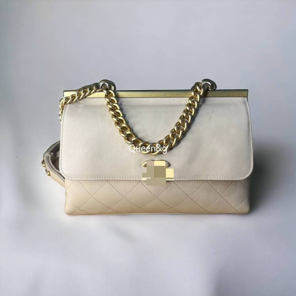 Chanel coco vintage crossbody bag กระเป๋า ชาแนล วินเทจ แบรนด์เนม มือสอง หนังแท้ ลุ้นตู้ญี่ปุ่น กระเป