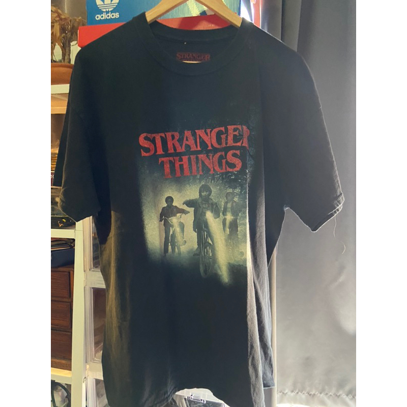 เสื้อแขนสั้นมือสอง Stranger Things Black Tshirt