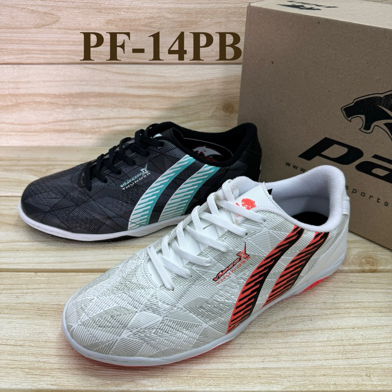 Pan PF14PA /14PB รองเท้าฟุตซอล แพน size 37-45 สีดำ/ขาว/น้ำเงิน