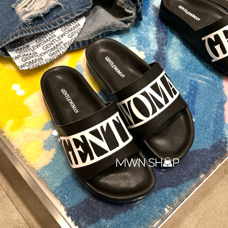 Gentlewoman มีโค้ดลด30% รองเท้าแตะ ขาว ดำ พร้อมถุงกระดาษ ของแท้จากชอป