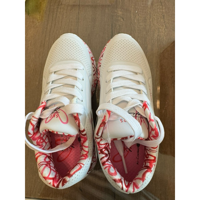 รองเท้า sketchers 18cm.