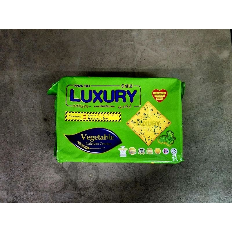 Hwa tai luxury cracker ฮั่วไถ่ แครกเกอร์ รสผัก ถาดใหญ่ 185g