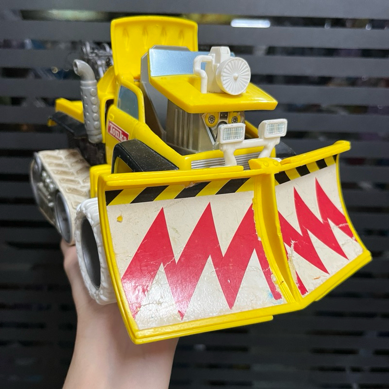 Hasbro Tonka Truck Plow-N-Tow Motorized Truck Vtg 1999 รถของเล่น มีเสียง ตีเป็นงานตั้งโชว์ **มือสอง*