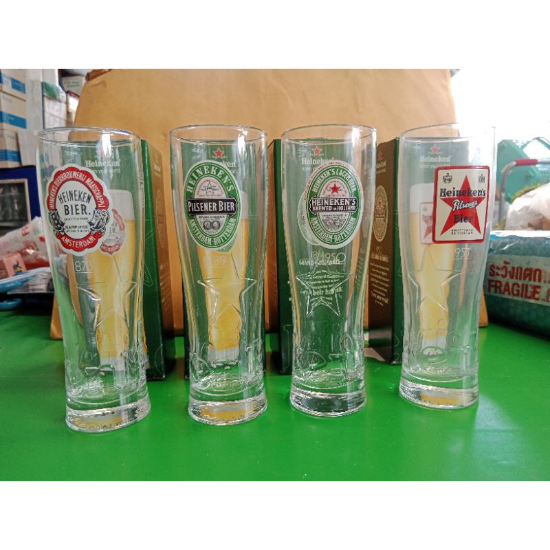 แก้วเบียร์ heineken 25 cl รุ่นสะสมพร้อมกล่องครบชุด 4 ใบลิขสิทธิ์แท้ งานใหม่