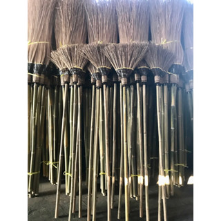 ไม้กวาดขัดพื้น ขัดห้องน้ำ ใช้ใยธรรมชาติปลายอ่อนทางมะพร้าว