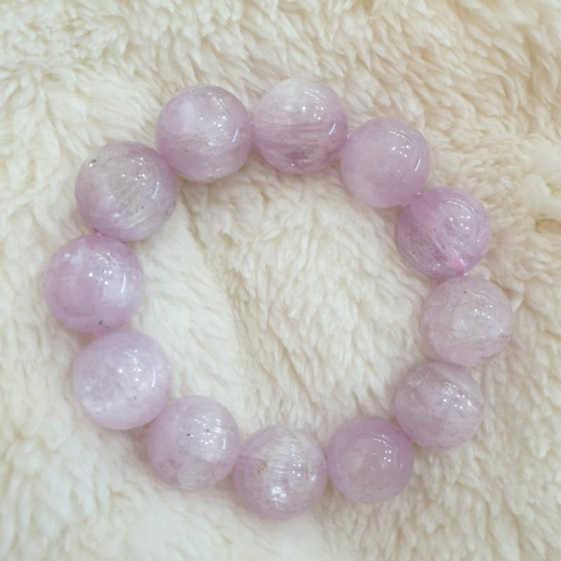 สร้อยหินมงคล Kunzite