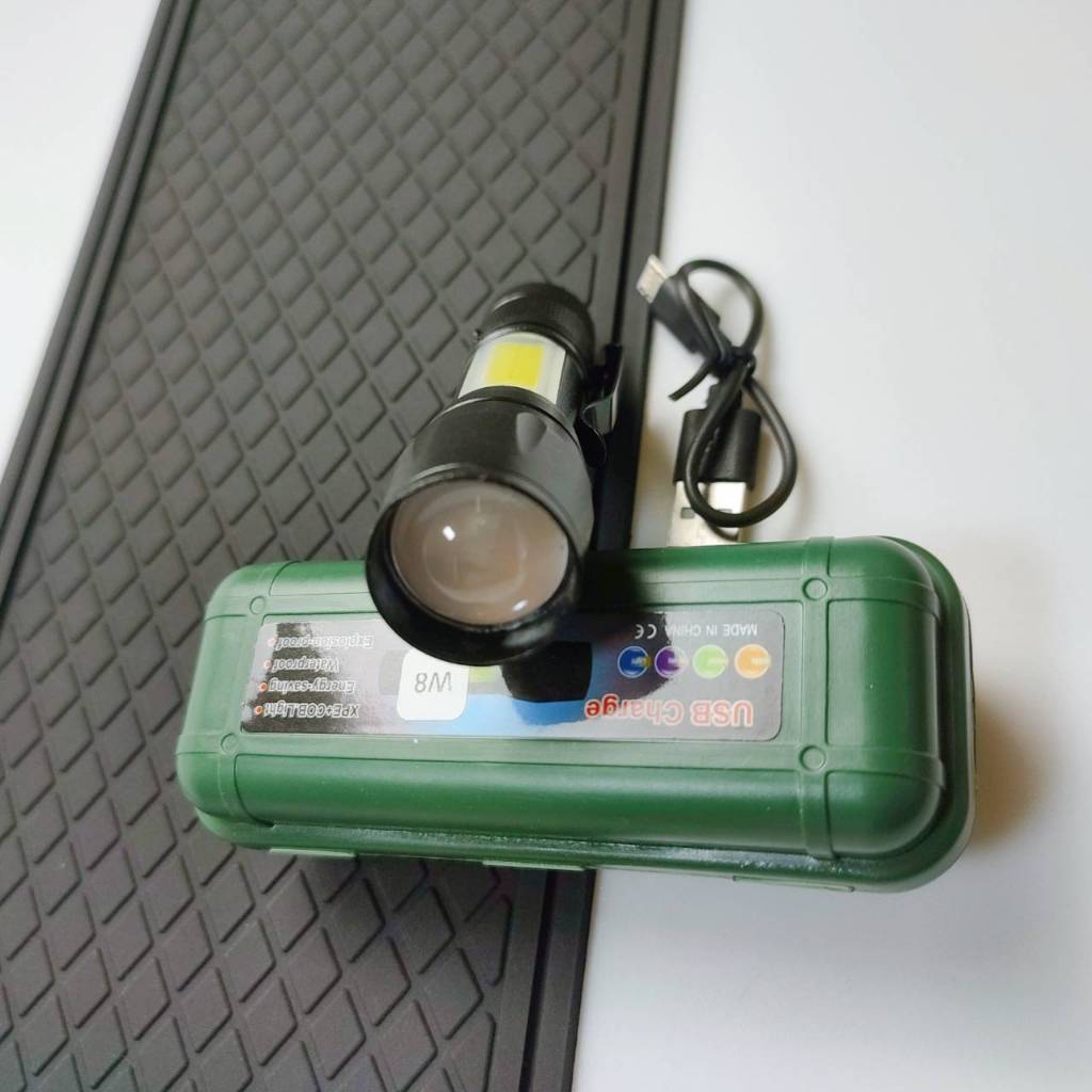 ไฟฉายพกพาขนาดกระทัดรัด(Ultra Fire Max-W8 38000W)