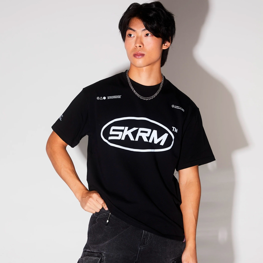 SKINARMA รุ่น GLYPH เสื้อยืดทรงโอเวอร์ไซซ์ — صورة 6