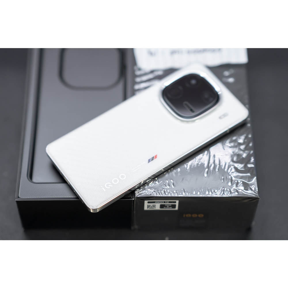 iQOO 12 5G (16GB+512GB) - Snapdragon8 Gen3+Chip Q1