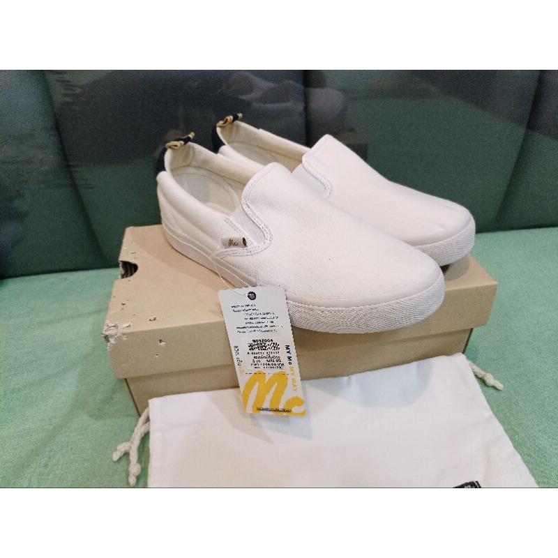 รองเท้าสลิปออน MC Jeans