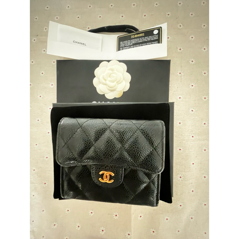 กระเป๋าสตางค์ Chanel Tri Fold Short Wallet Carviar