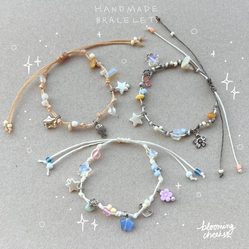 กำไลข้อมือเชือกเทียน มีจี้ห้อย ฟรีไซต์ สีพาสเทล มีจี้ห้อย *จำนวนจำกัด