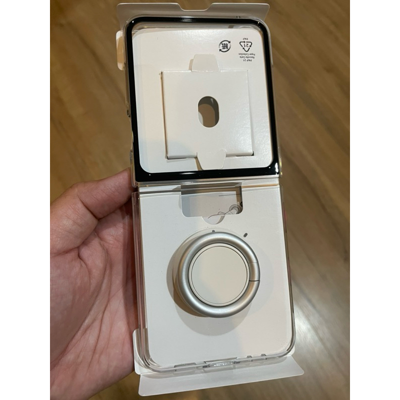 เคส z flip 5 ของแท้ซื้อมา 1090 บาท
