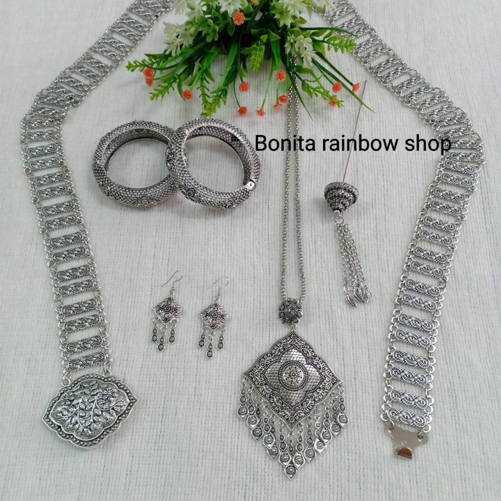 ชุดเซ็ทเครื่องประดับชุดไทยล้านนาสีรมดำ(ต่างหูแบบเจาะ) ชุด 7 ชิ้น HK00231