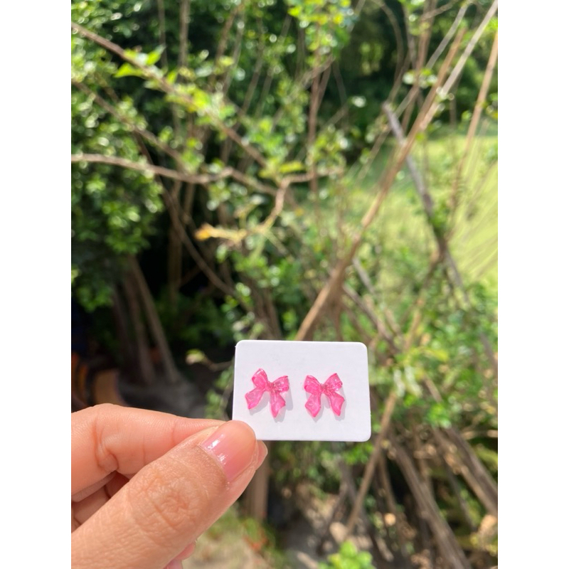 ต่างหูโบว์สีชมพูใสหวานเจี๊ยบ