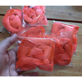 ไหมสีสด ไหมเทียม ไหมประดิษฐ์ นุ่มมาก เงาสลวย เหมาะกับการนำไปปักผ้าสไตล์จีนเพราะให้สีสดเจิดจ้า มันวาว