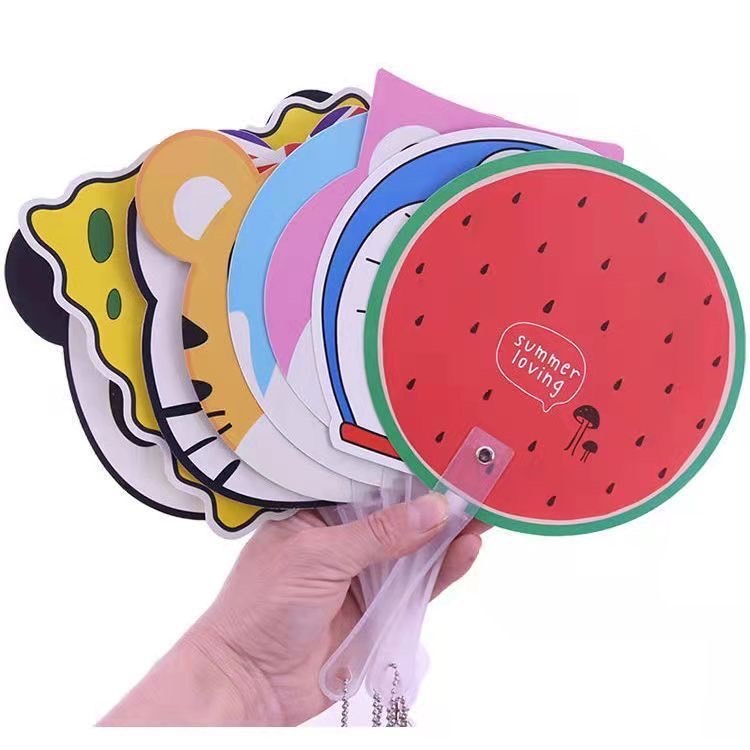 พร้อมส่ง พัดลายการ์ตูนน่ารักๆ (1ชิ้น/ สุ่มคละลาย) แบบพกพา แฟชั่นฤดูร้อน