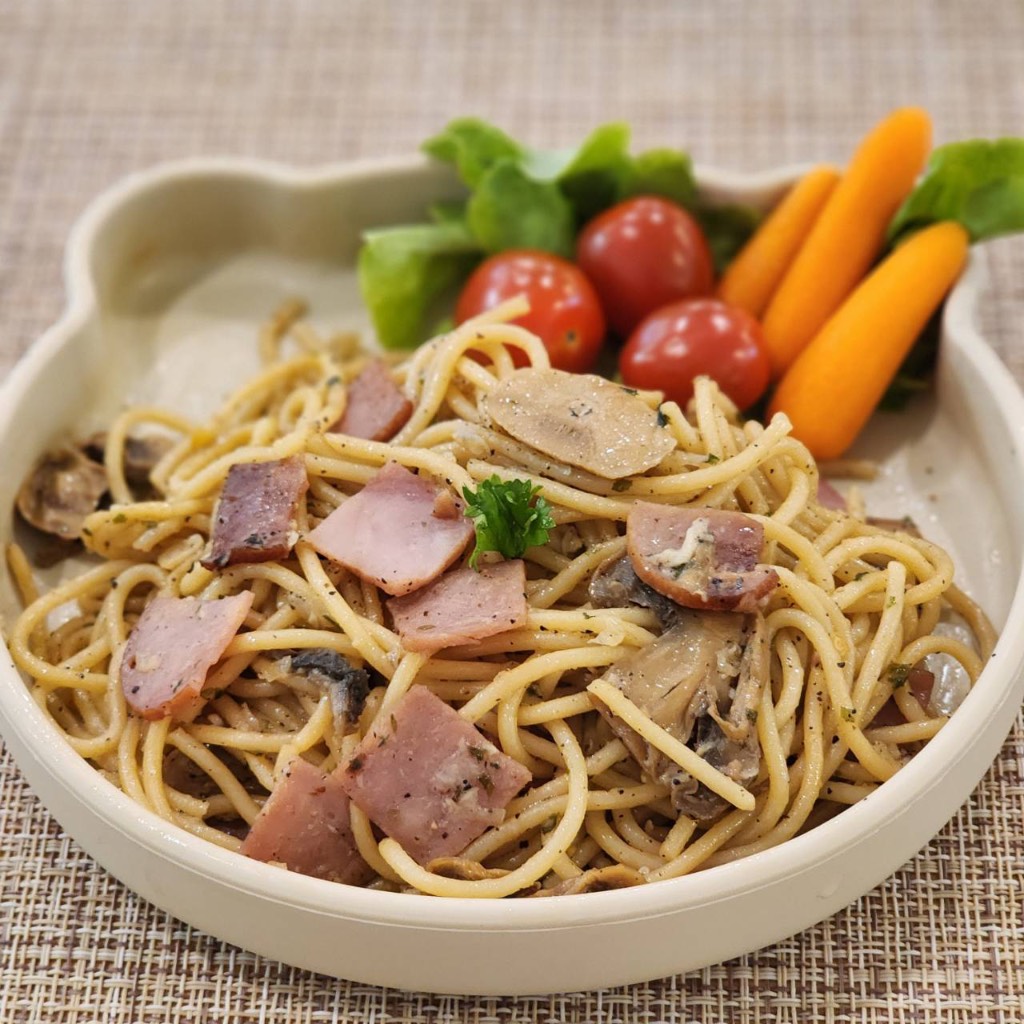 (2YR+) สปาเก็ตตี้ผัดแห้งแฮมและเห็ด อาหารแข่แข็งพร้อมทาน สำหรับเด็ก 2 ขวบขึ้นไป