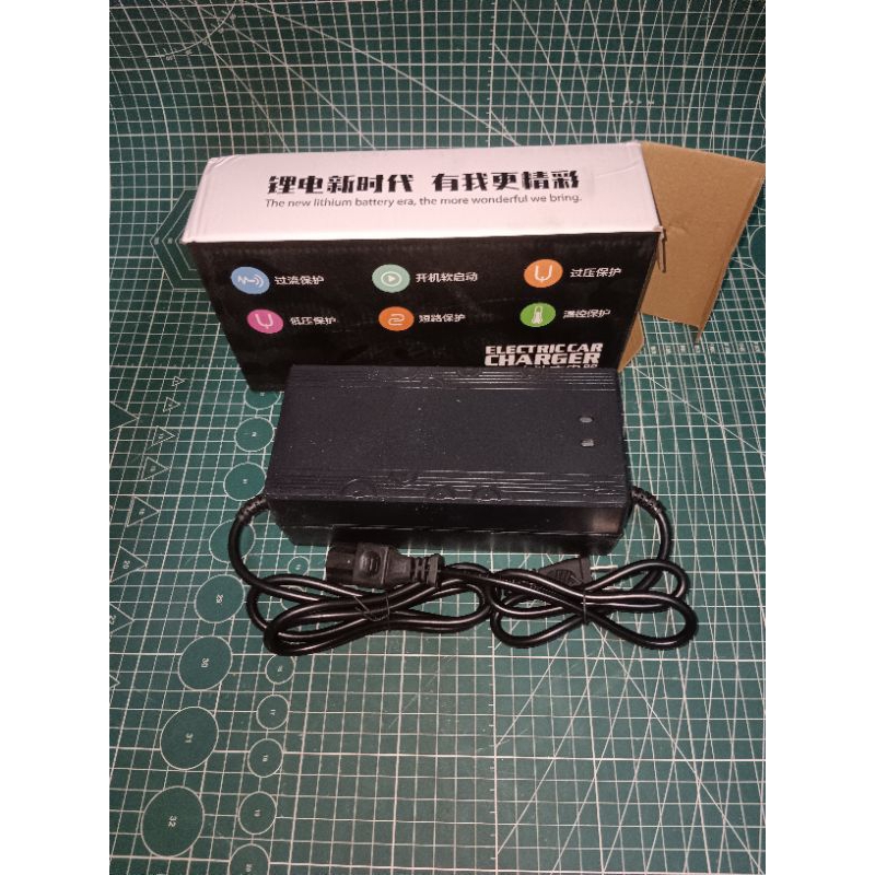 【Li Ion Charger 】ที่ชาร์จแบตเตอรี่ลิเธียม 48V 60V 72V 5A 8A 10A พร้อมพัดลม สําหรับรถจักรยานไฟฟ้า สกูตเตอร์ LiFePo4 54.6V 58.4V 58.8V 67.2V 71.4V 73V 84V