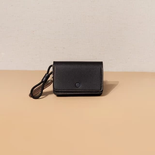 สลักชื่อฟรีแจ้งในแชท! HILMYNA Twelve Mini Pocket (NIGHT) กระเป๋าหนัง มีซิป ไซส์มินิ พร้อมสายคล้อง ใส่บัตร, Airpodsได้