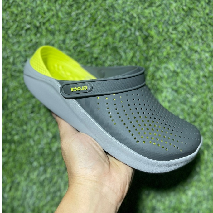 รองเท้าแตะ crocs LiteRide วัสดุผลิตจากยางแท้ 100% ขายดีที่สุดราคาส่ง ใส่สบาย ทั้งชายและหญิง