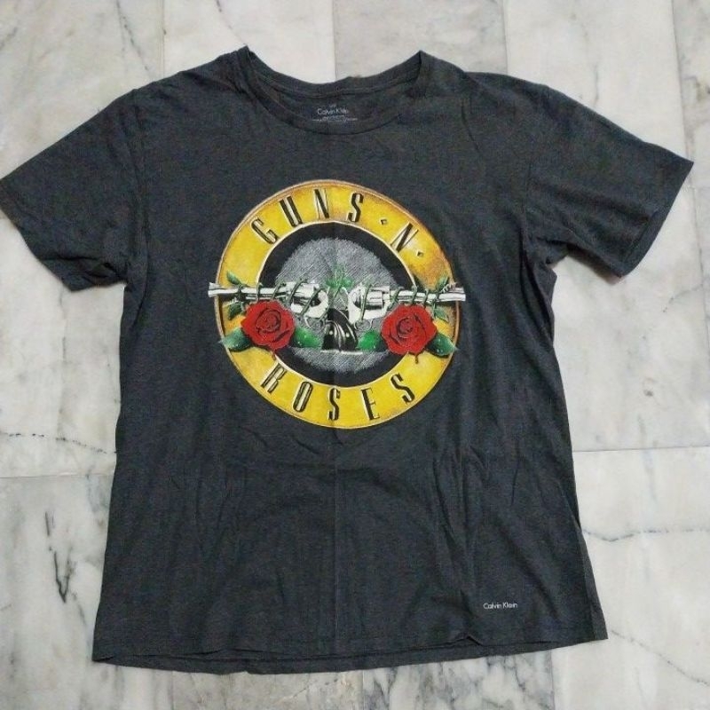 เสื้อยืดแขนสั้น นักร้องแนวฮาร์ดร๊อคอเมริกันวง GUNS' N ROSES แท้ มือสอง สภาพดี ของพร้อมส่งครับ