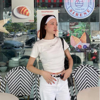 เสื้อครอปแขนสั้น เสื้อยืดผู้หญิง เสื้อครอปปักอกLa_maison แต่ละสีเนื้อผ้าต่างกัน