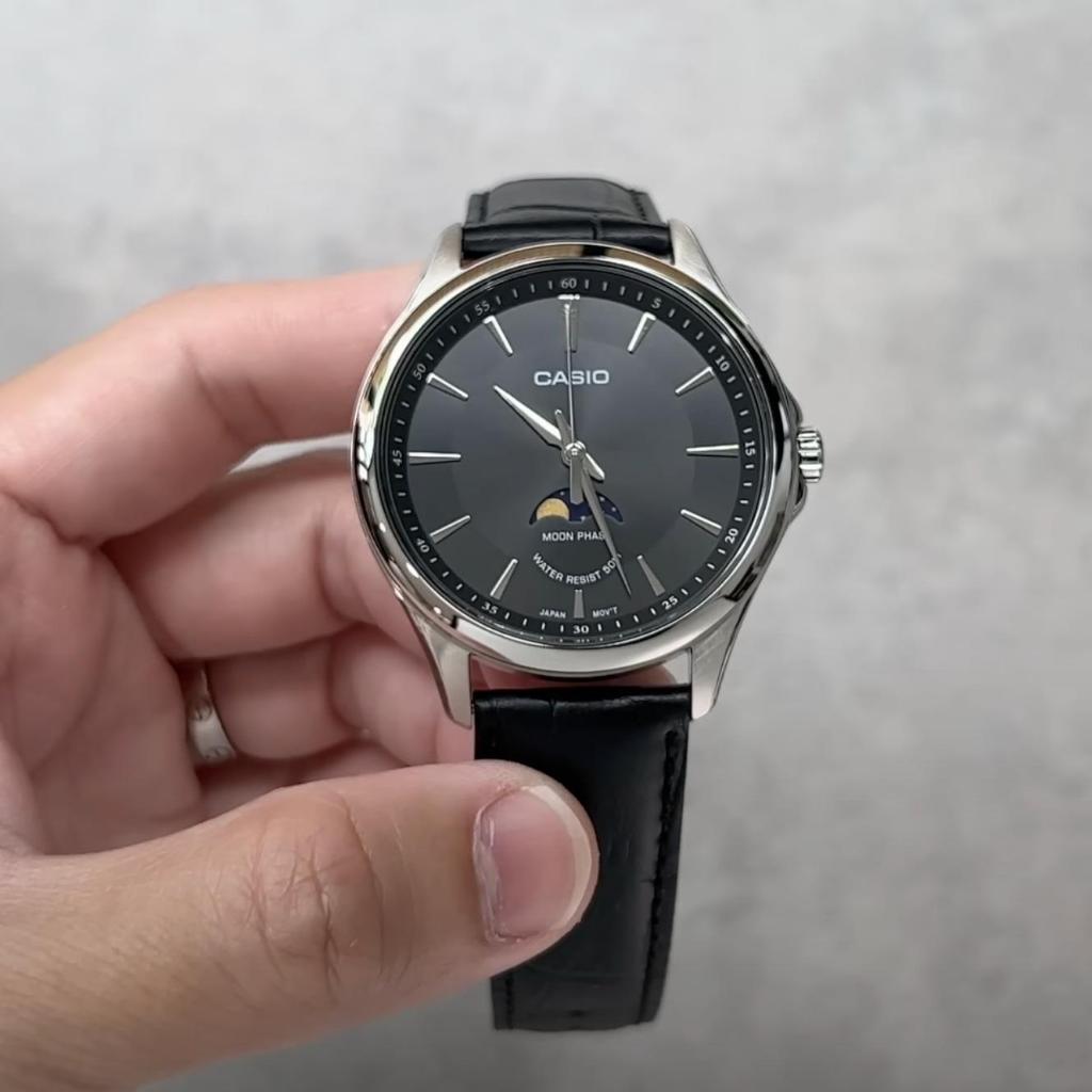 นาฬิกาข้อมือ Casio สายหนัง Standard รุ่น MTP-M100L-1A สายหนังหรูหรา Moon Phase สินค้าของแท้ รับประกันศูนย์ 1 ปี