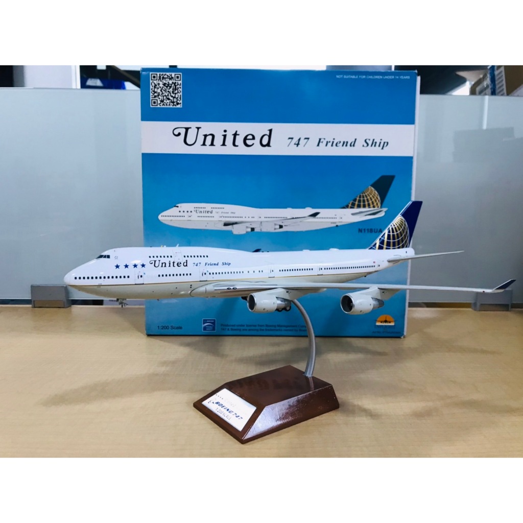 Inflight United Boeing 747-400 Friend Ship N118UA 1:200