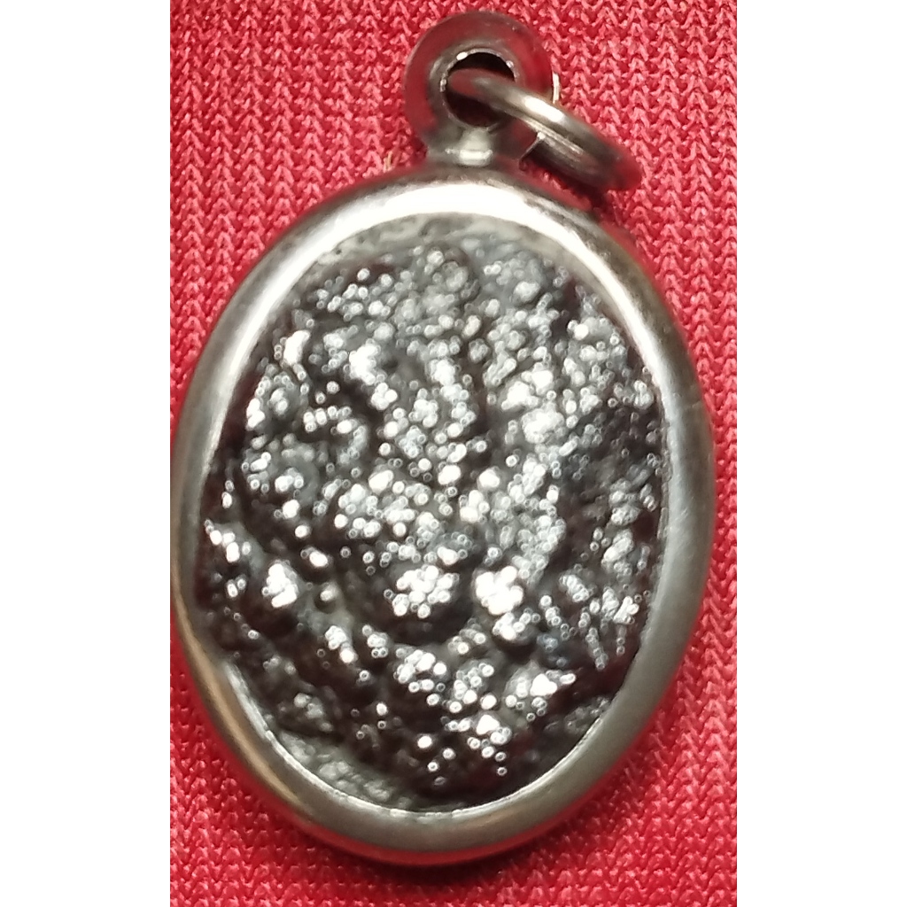 เหล็กไหลตาแรด ชนิดเลี่ยมเป็นจี้ห้อยคอ หลวงพ่อสัมฤทธิ์ วัดถ้ำแฝด กาญจนบุรี(คัดสวยให้)(1234)